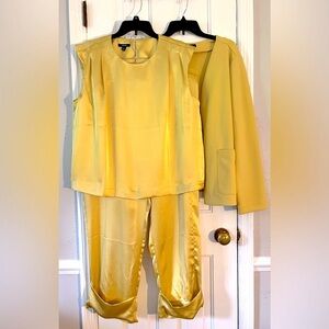 ALFANI Women's Yellow Gold 3-piece dressy outfit. Pants XL, Top XL, Blazer XL